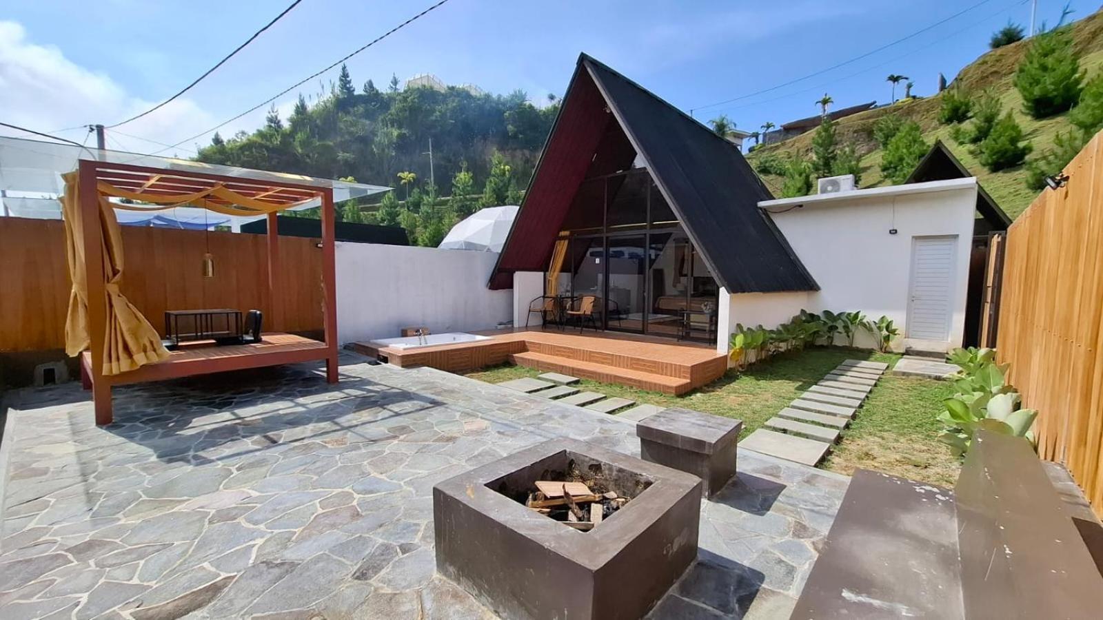 Heavenly 1 - Private Triangle * Bandung