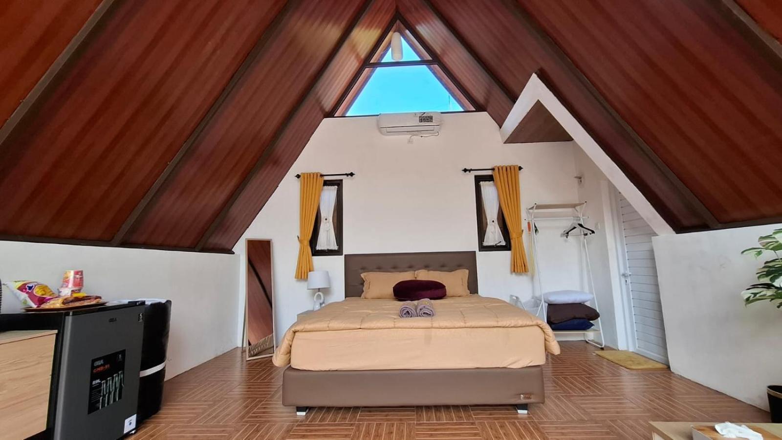 Heavenly 1 - Private Triangle